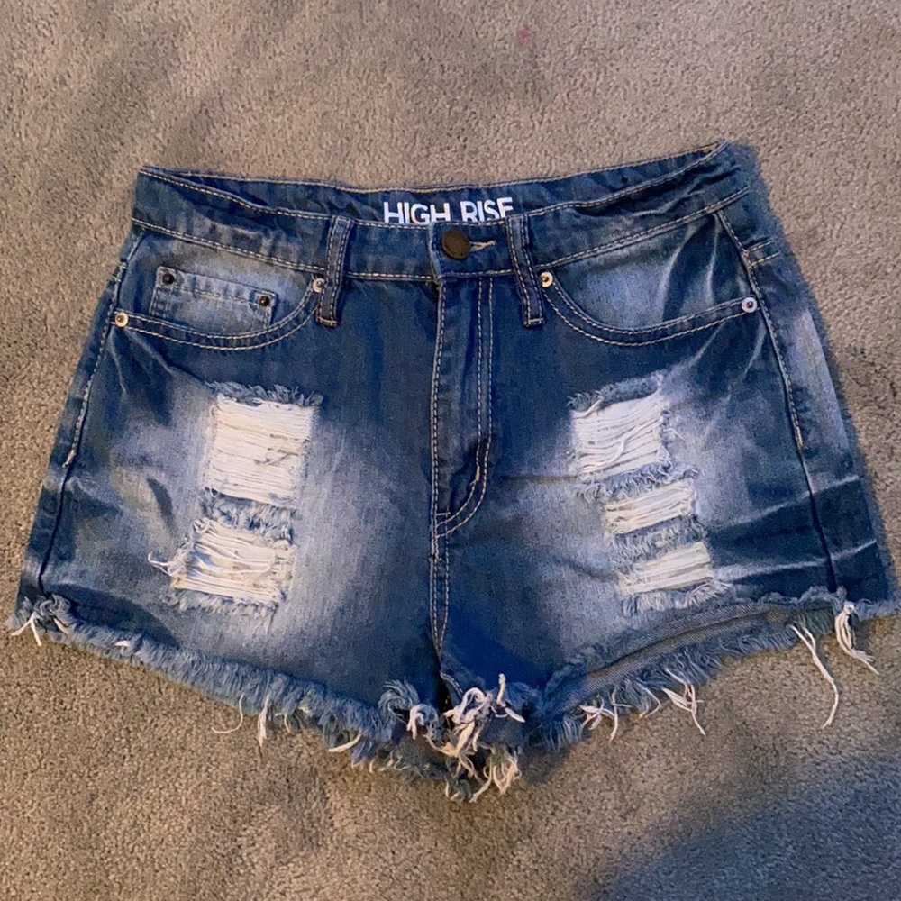 Selling high rise jean shorts.